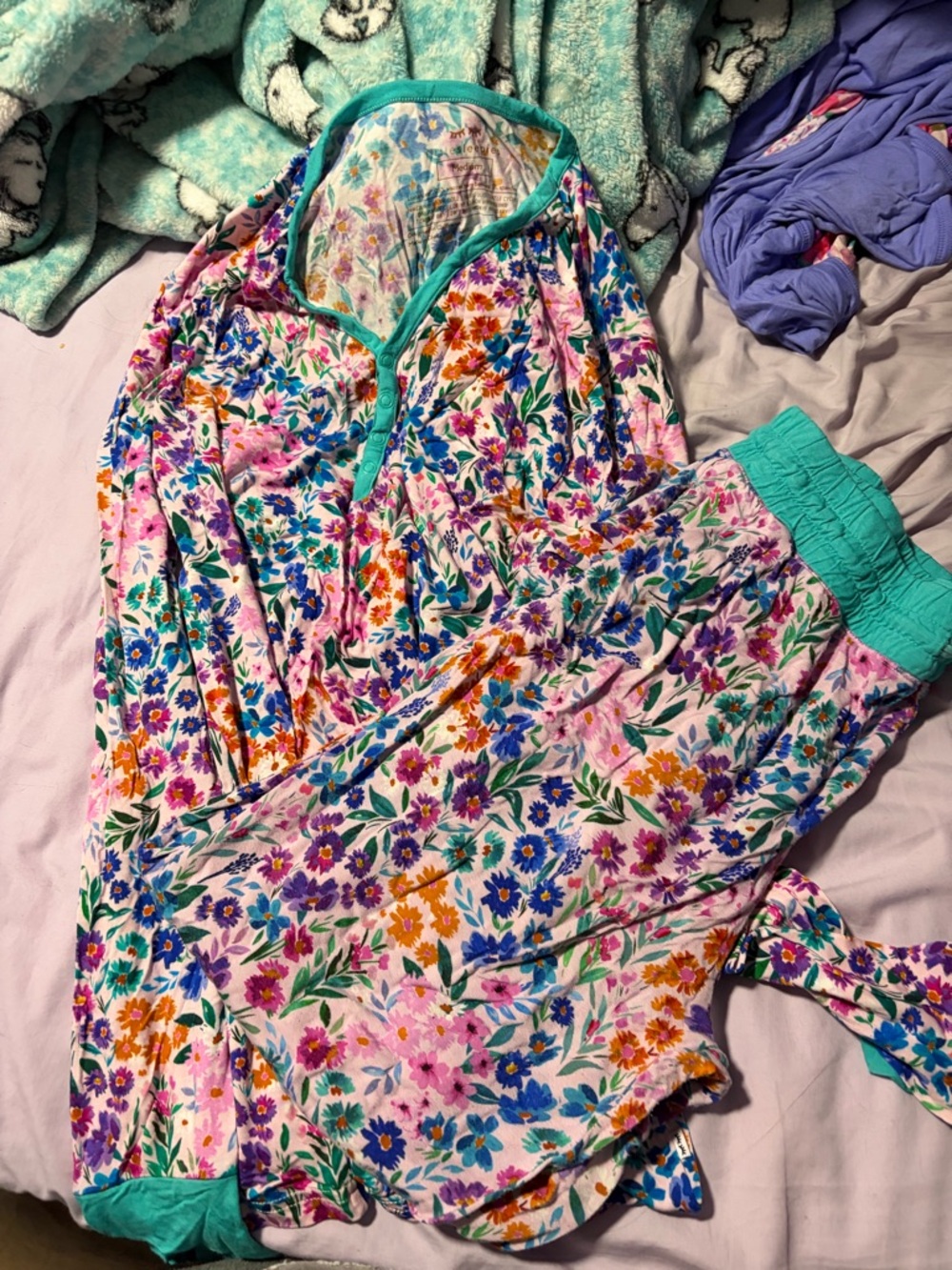 Woman’s M little sleepies set